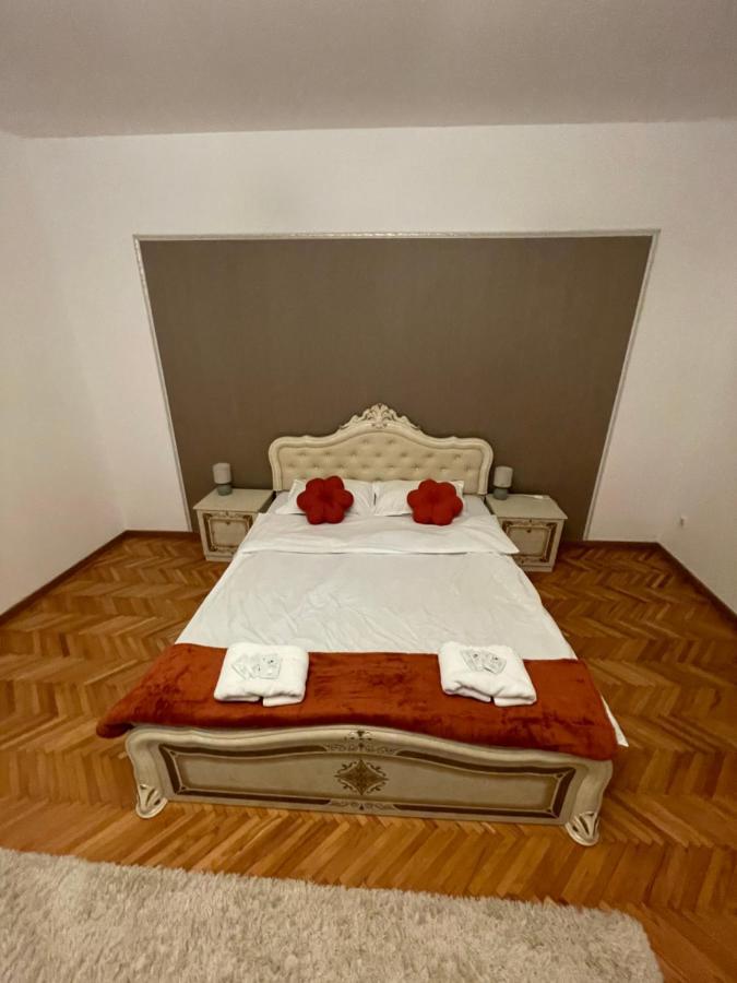 Londof Schei Apartments - Downtown Brasov Ngoại thất bức ảnh